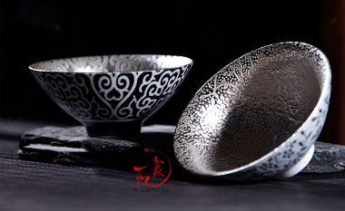 Chén trà thủ công hình nón bằng sứ tráng bạc - CB30601.1T